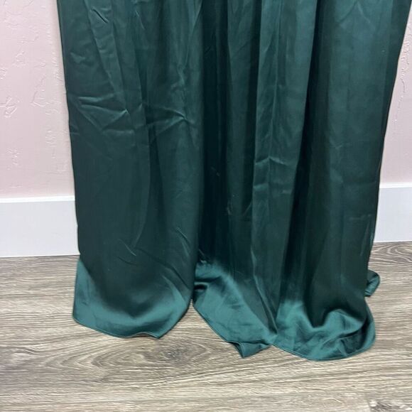 Vera Wang VW360214 Green Halter Formal Dress - Picture 3 of 8